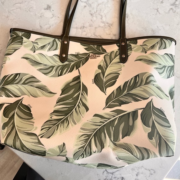 Coach purse - Picture 1 of 7